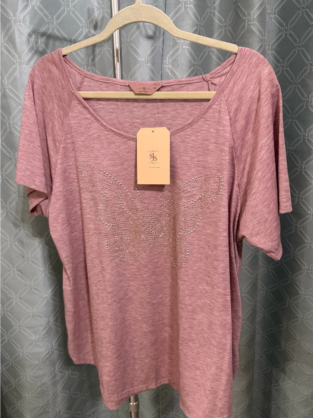 NWT SJS Pink Size 2X Butterfly Embellished Scoop Neck Top